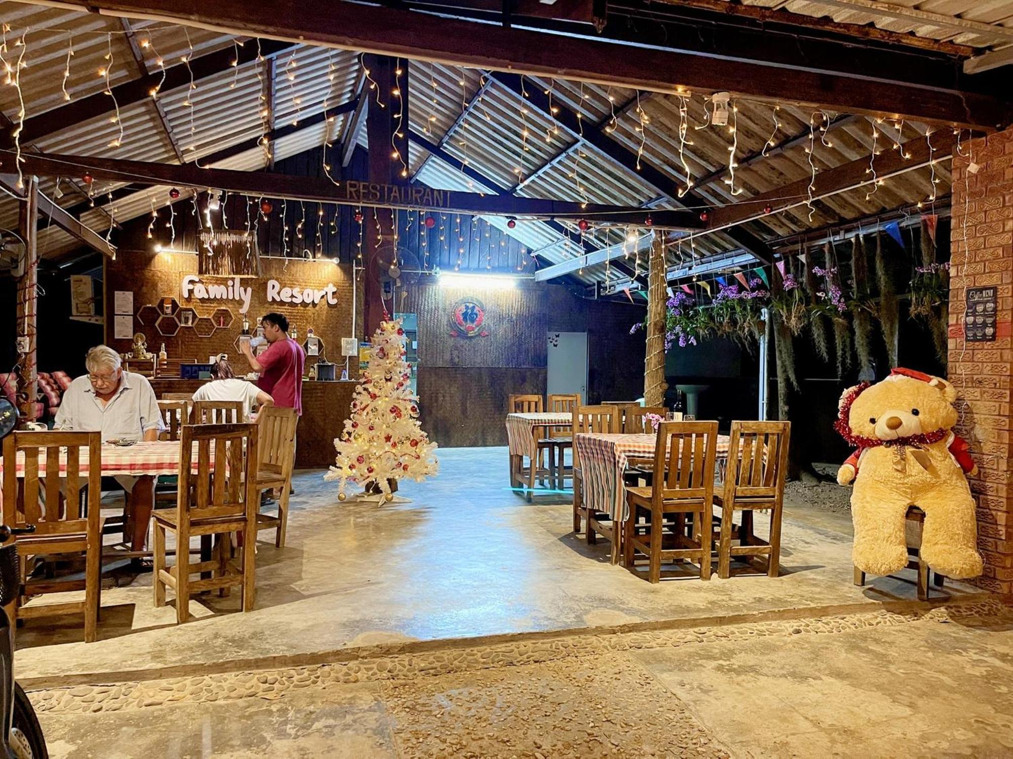 Family Resort Koh Phayam Eksteriør billede