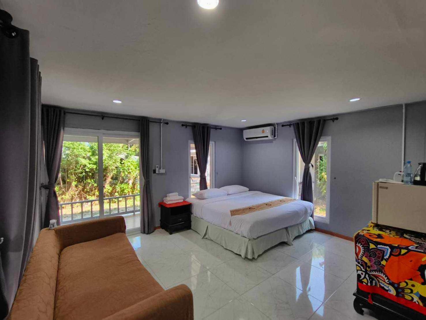 Family Resort Koh Phayam Eksteriør billede